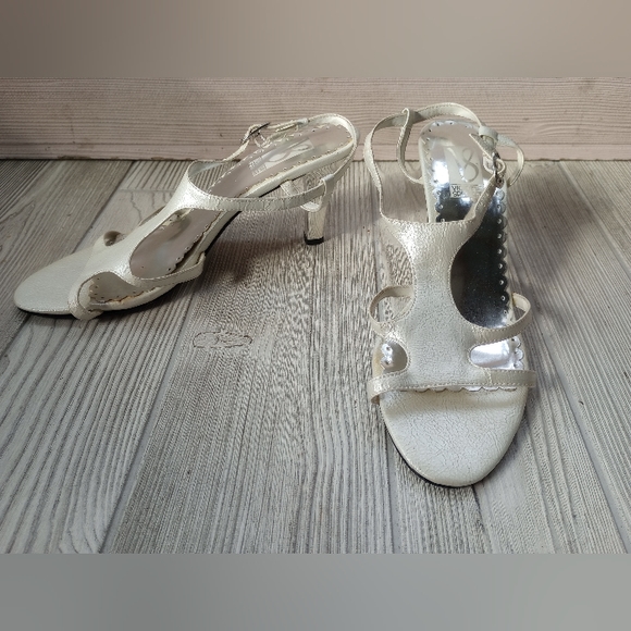 Womens Victoria Spenser White Strap Sandals Silver 3" Heel Size 9 1/2 - Picture 1 of 12